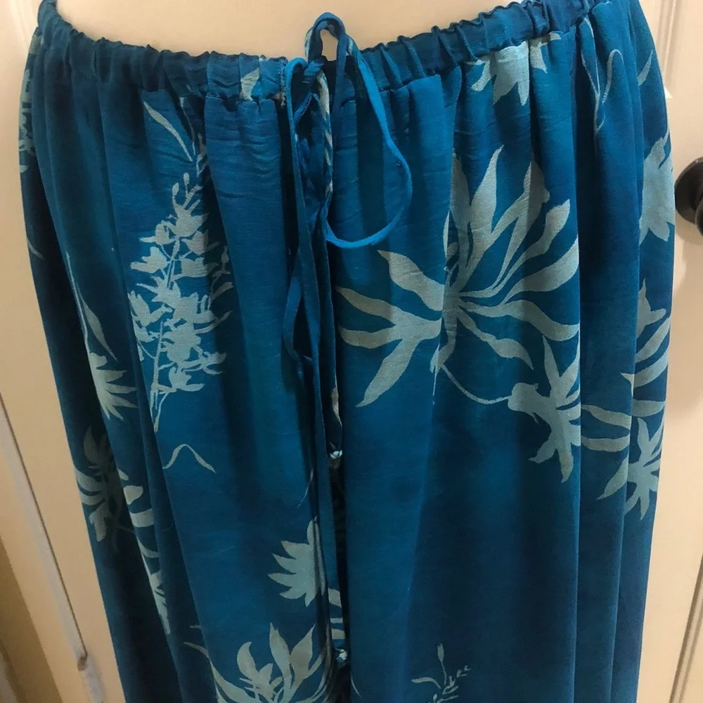 Beautiful Carole Little turquoise lined skirt. GUC